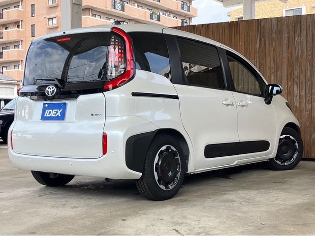 SIENTA HYBRID