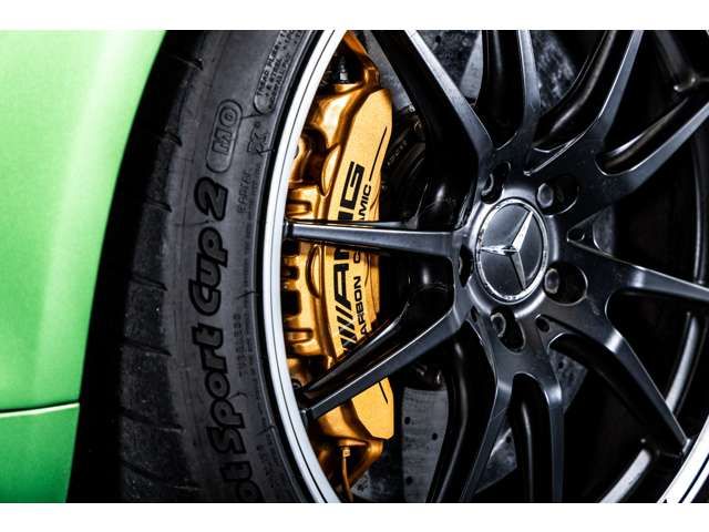 MERCEDES AMG GT R
