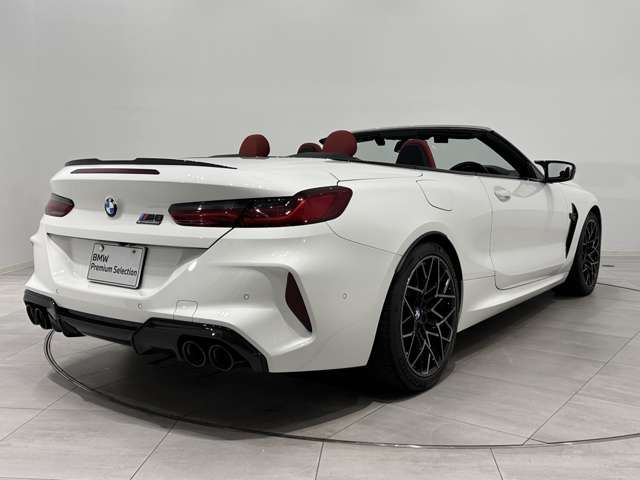 BMW M8 open