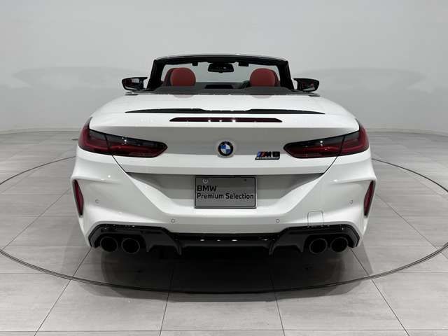 BMW M8 open