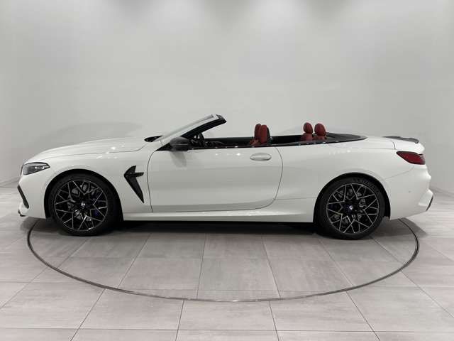 BMW M8 open