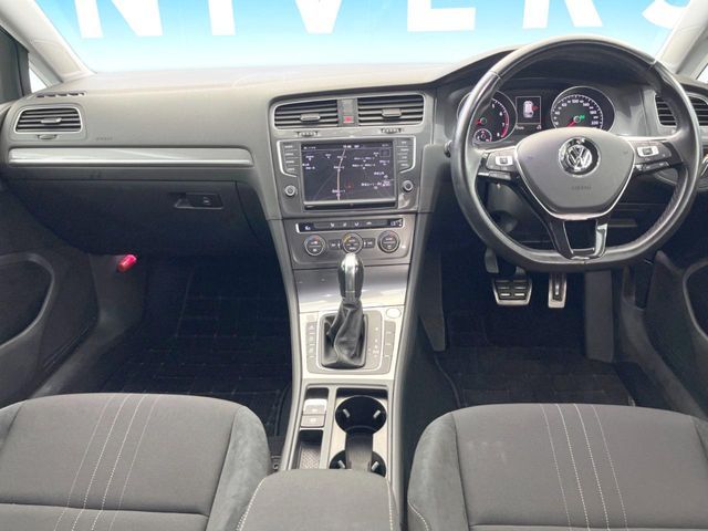 VOLKSWAGEN GOLF Alltrack