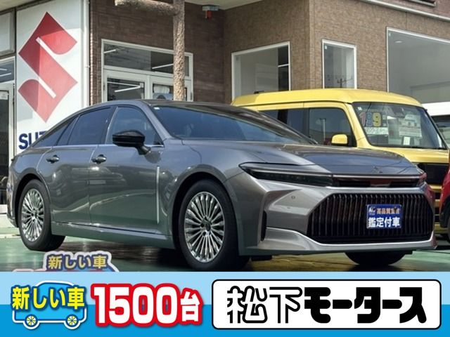 CROWN sedan hybrid