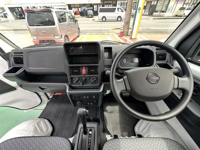 CLIPPER truck