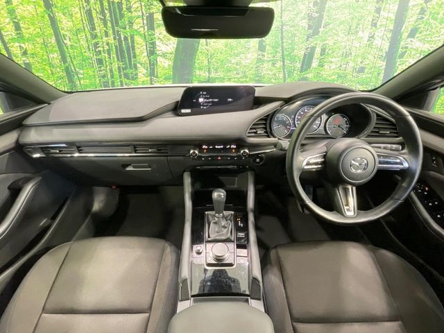 MAZDA3 FASTBACK