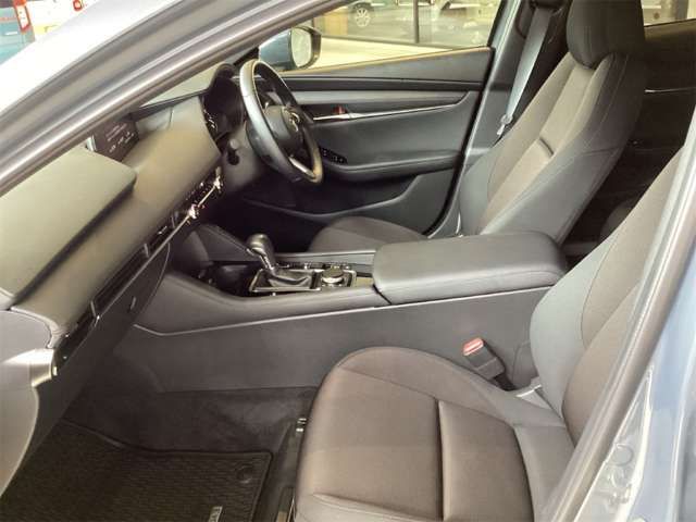 MAZDA3 FASTBACK