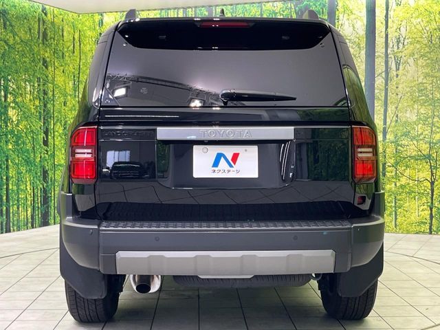 LANDCRUISER 250