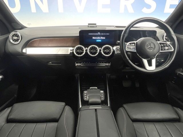 MERCEDES BENZ GLB
