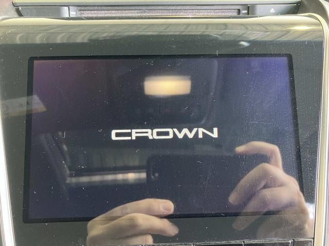 CROWN sedan hybrid
