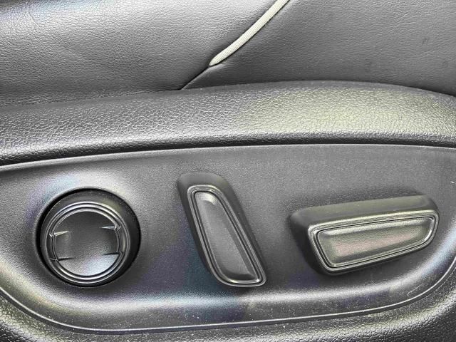 CROWN sedan hybrid