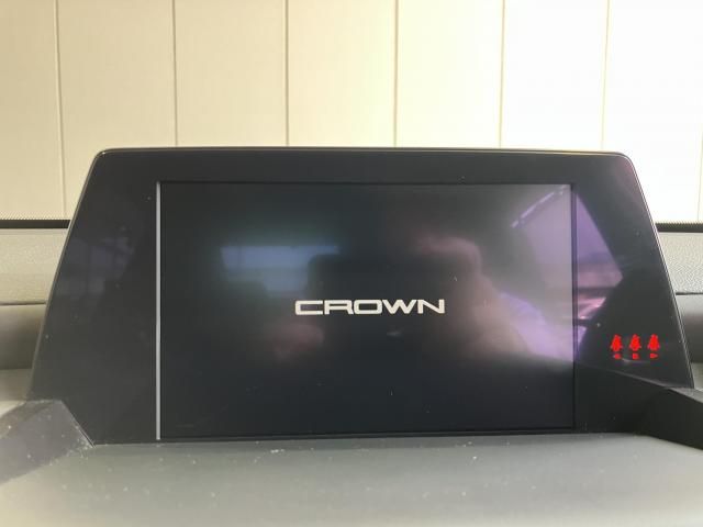 CROWN sedan hybrid