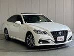 CROWN sedan hybrid