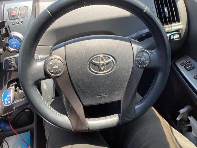 PRIUS Alpha