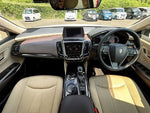 CROWN sedan hybrid