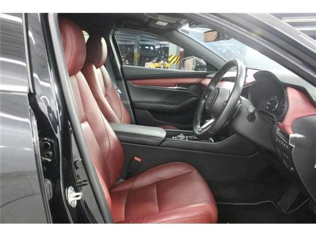 MAZDA3 FASTBACK