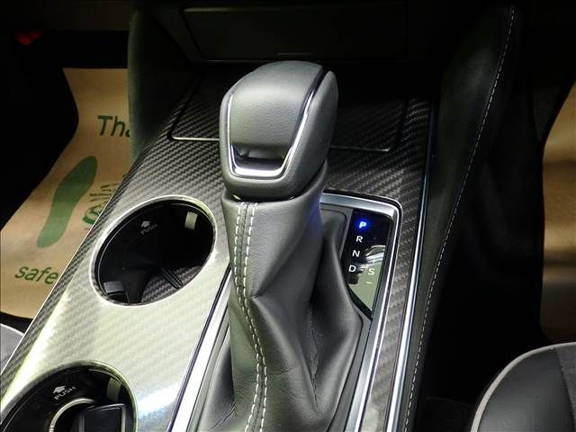 CROWN sedan hybrid