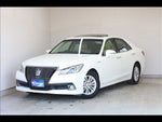 CROWN sedan hybrid