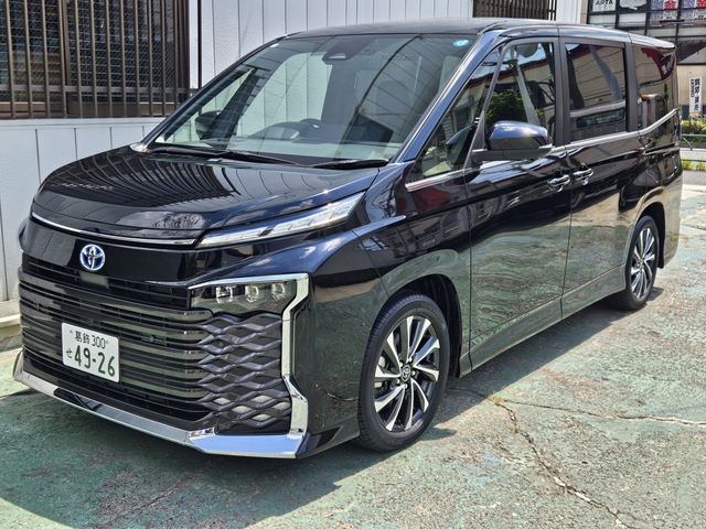 VOXY HYBRID