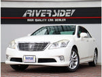 CROWN sedan