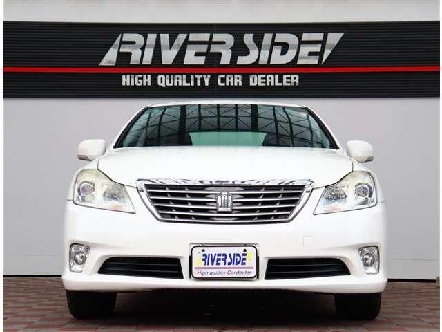 CROWN sedan