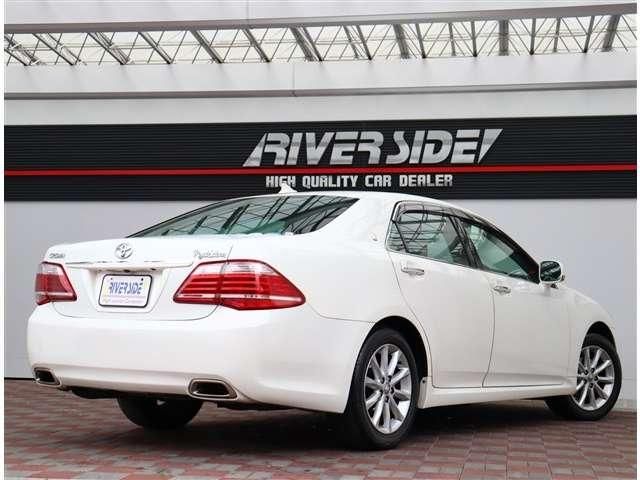 CROWN sedan