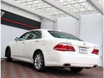 CROWN sedan