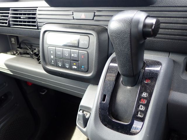 N-VAN