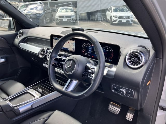 MERCEDES BENZ GLB