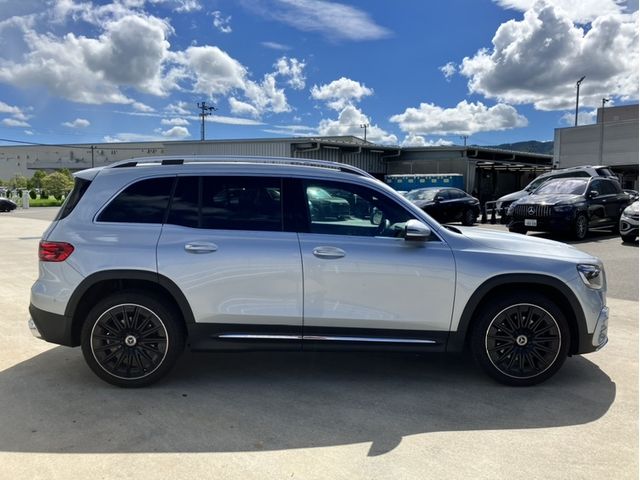 MERCEDES BENZ GLB