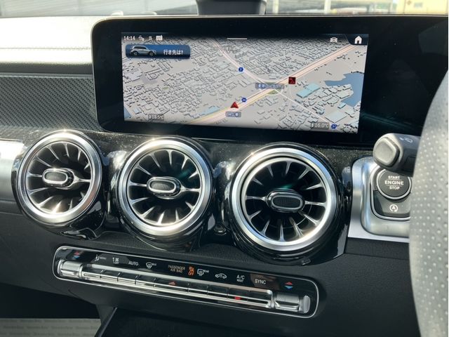MERCEDES BENZ GLB