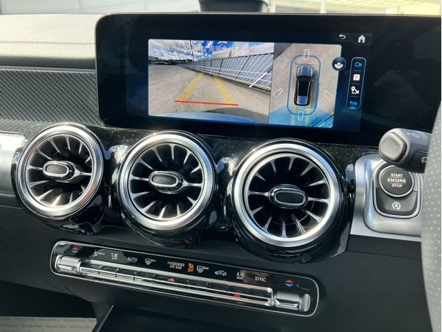 MERCEDES BENZ GLB