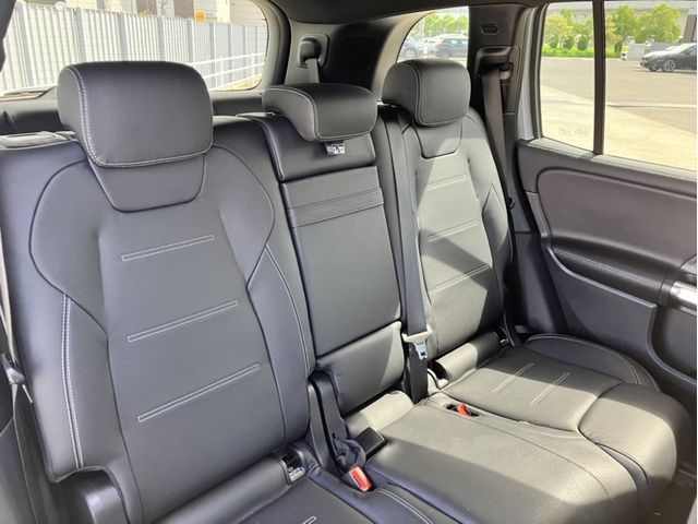 MERCEDES BENZ GLB