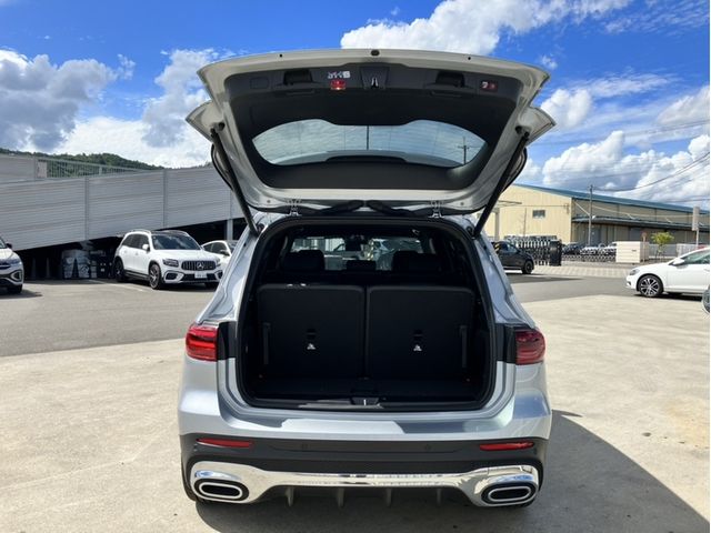 MERCEDES BENZ GLB