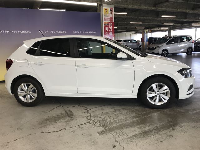 VOLKSWAGEN POLO