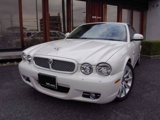JAGUAR XJseries sedan