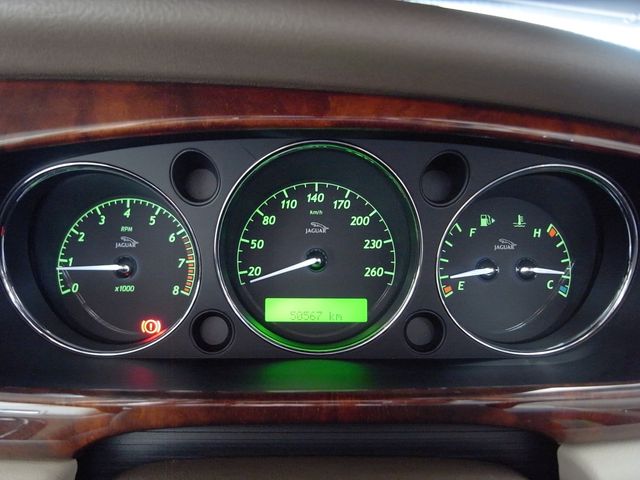 JAGUAR XJseries sedan