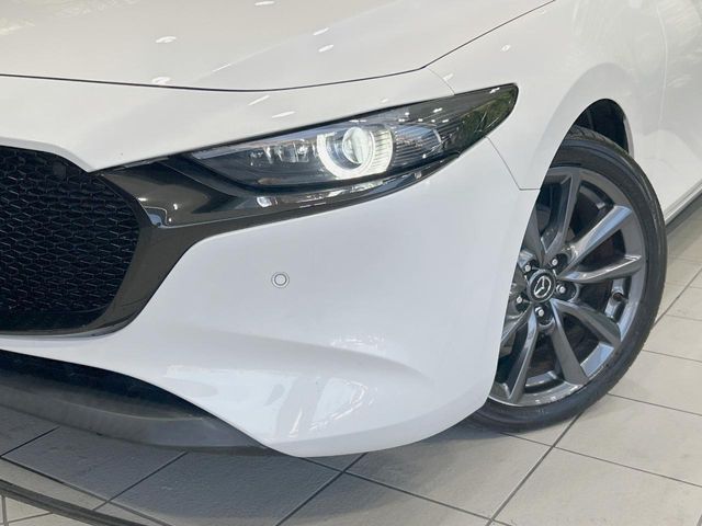 MAZDA3 FASTBACK