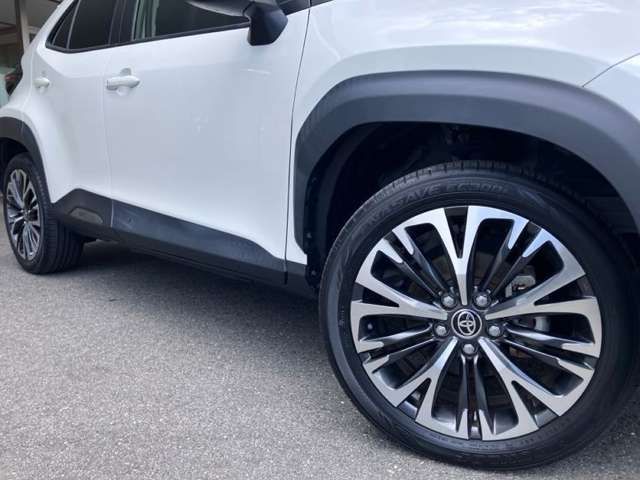 YARIS CROSS HYBRID