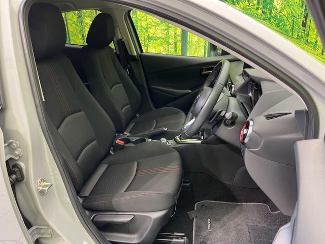 MAZDA2