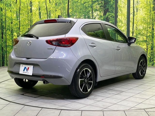 MAZDA2