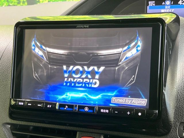 VOXY HYBRID