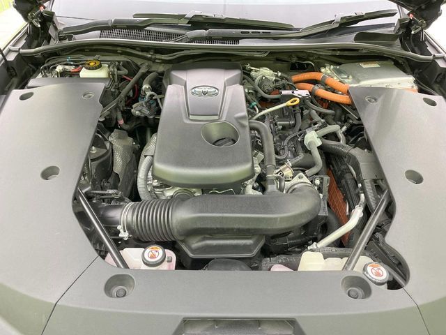 CROWN sedan hybrid