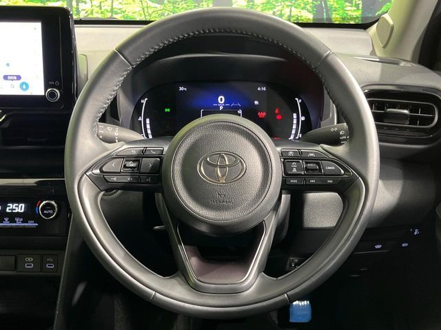 YARIS CROSS