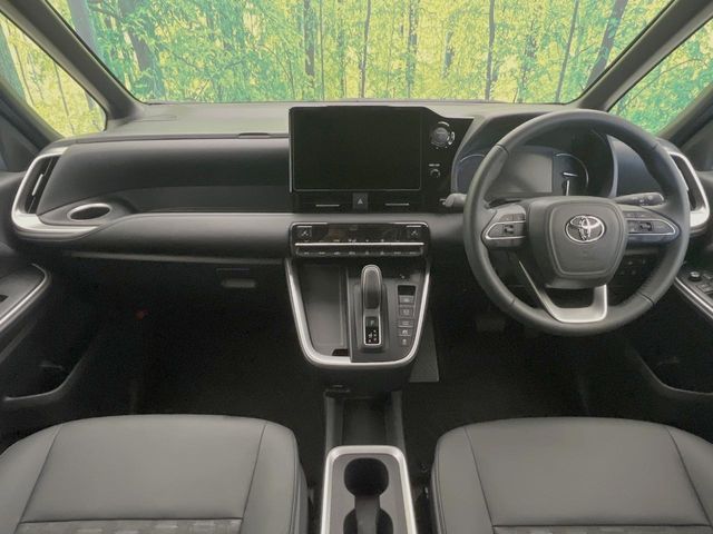 VOXY HYBRID