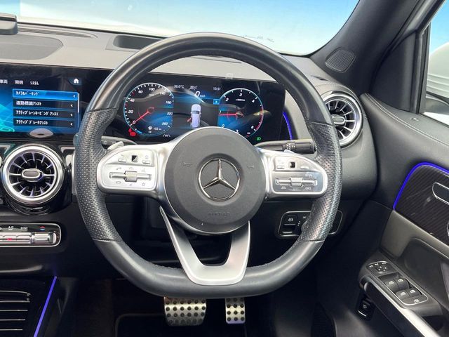 MERCEDES BENZ GLB