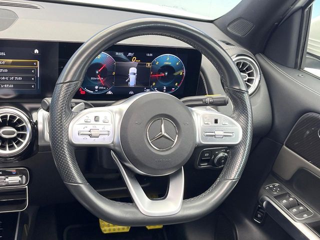 MERCEDES BENZ GLB