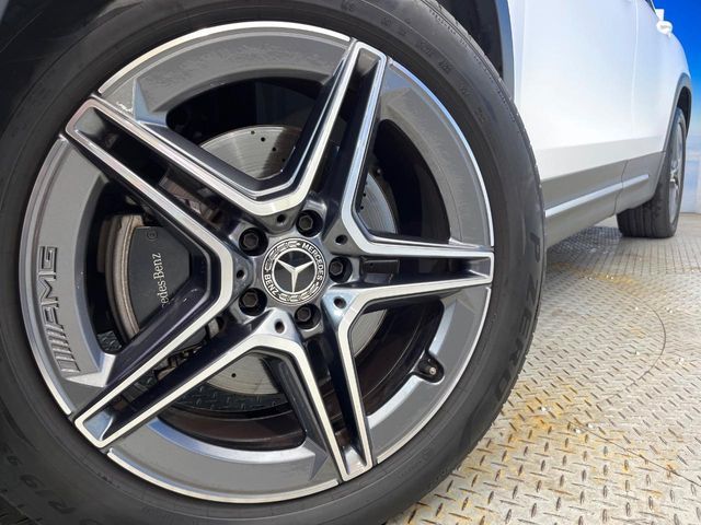 MERCEDES BENZ GLB