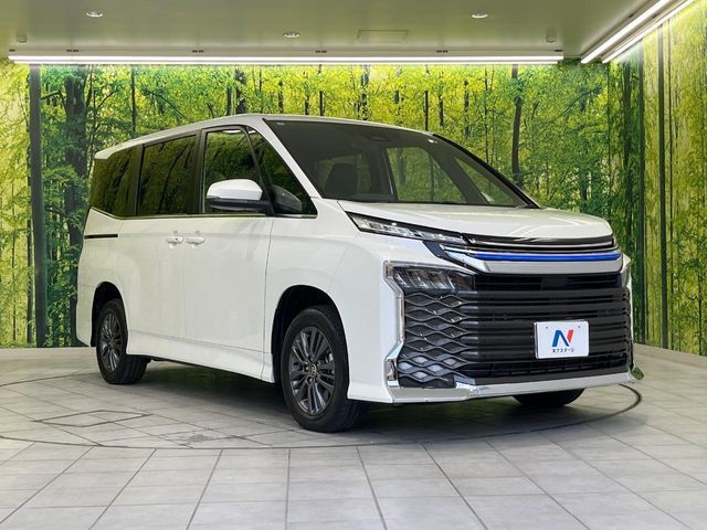 VOXY HYBRID 4WD