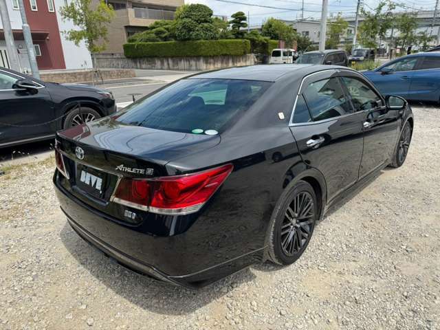 CROWN sedan hybrid