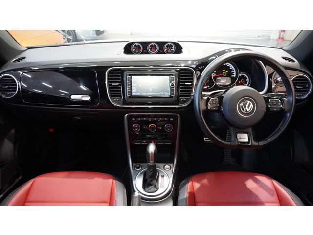 VOLKSWAGEN The BEETLE